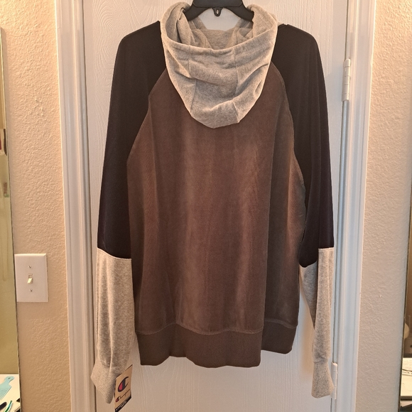 Champion Hooded Sweatshirt - Picture 4 of 7